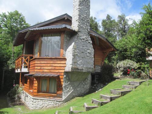 La Villa Cabin | Discover Villa Ålborg: Family-Friendly with Kitchen Amenities