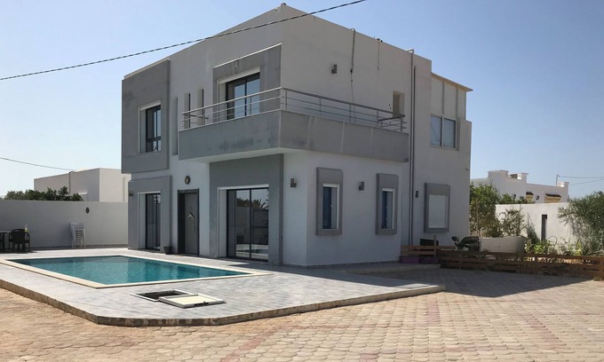 Aghir Villa | Relax at Villa île Djerba: Pool, Ocean Views & Spa Treats