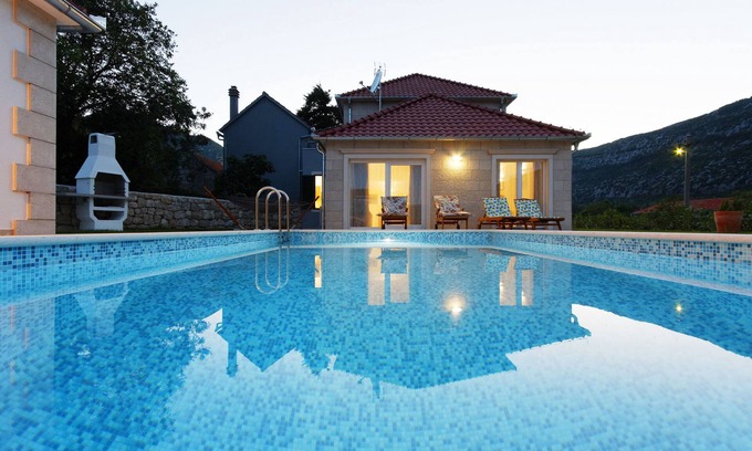 Tucepi Villa | Villa Župa: Family-Friendly Villa with Oceanfront Views
