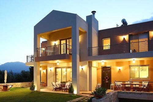 Ano Kalesia Apartment | Nature Retreat at Villa Αρμονία - 4-Star & Pet Friendly