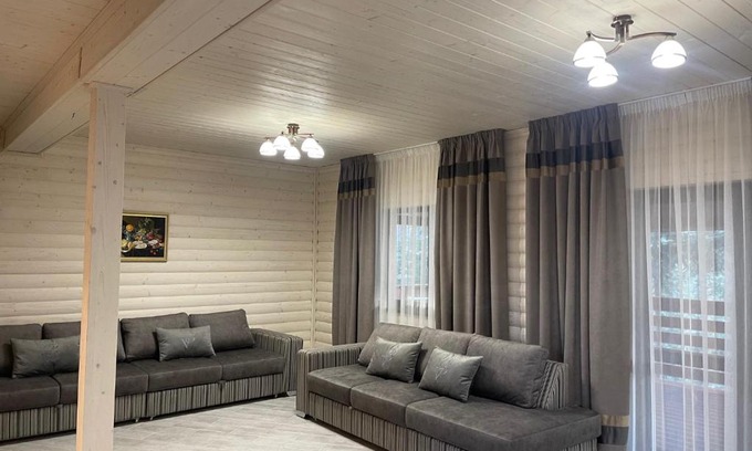 Mykulychyn Villa | Villa Затишна de luxe: Guest Rated 9.8 with Oceanfront Pool
