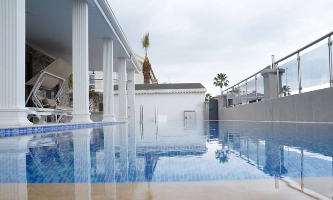 Kadriye Villa | Villa 1.5 km to the Beach with Pool in Antalya