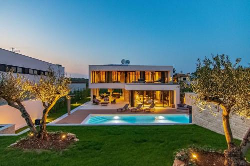 Rovinjsko Selo Villa | Explore Villa #1: Pet-Friendly Retreat with a Pool