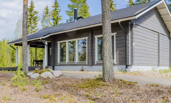 Kesaelahti House | Villa 10 Eagle: Lake View Retreat with Spa and Breakfast