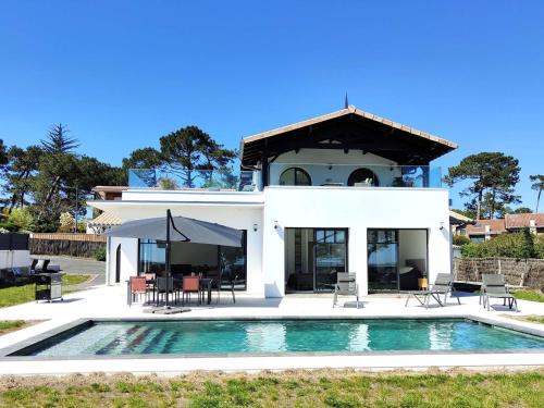 Lege-Cap-Ferret Villa | Seaside Villa with Panoramic Views and Pool Access