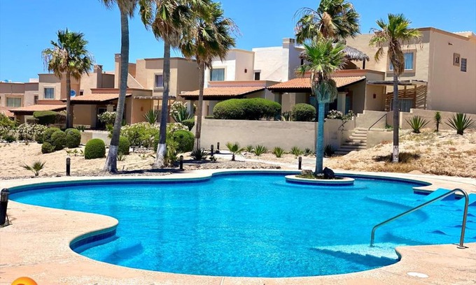 Las Conchas House | Villa 14: Family-Friendly Escape with Pool and Kitchen
