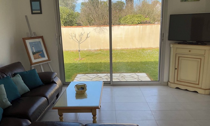 Sainte-Marie-de-Re House | Serene Villa Steps from the Sea with Private Garden