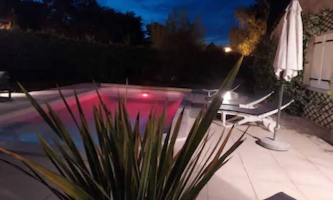 Saint-Aubin-de-Medoc House | Elegant Villa with Pool Near Ocean and Bordeaux