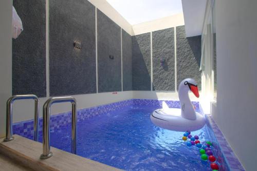 Oro Oro Ombo Villa | Villa 17 Celcius: Private Pool & Rooftop Retreat Awaits