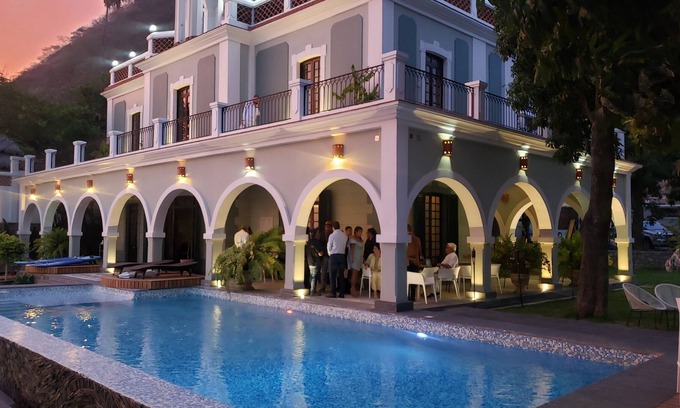 Lourdes Hotel | Villa 1927 Arthotel Boutique
