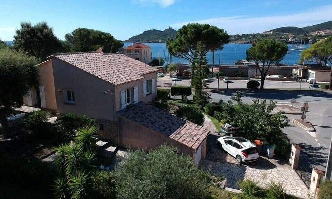 Agay Villa | Oceanfront Villa for 4 with Pool & Breakfast by the Beach