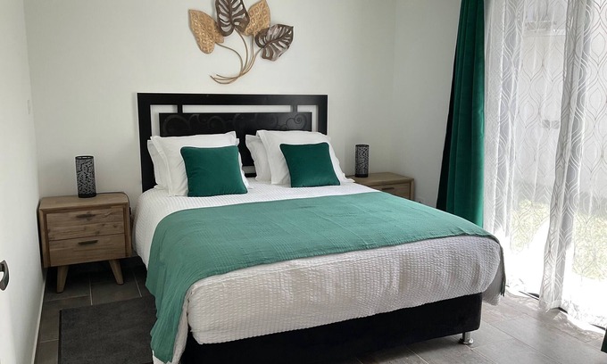 Saint-Louis House | Villa 2 de Bella: Guest Rated 10/10 with Spa & Hot Tub