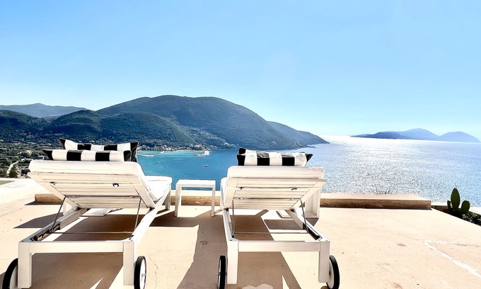 Vassiliki Villa | Seafront Villa with Private Pool - Guest Rated 10/10