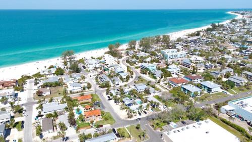 Holmes Beach Villa | Family-Friendly Villa #2 Shrimp with Oceanfront Views