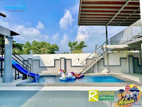 Malacca City House | Villa 20Pax4B3B: Private Pool, Karaoke & BBQ Oasis