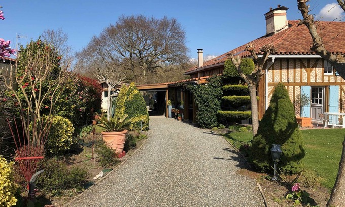 Leon House | Guest Rated: Villa with Garden, Pool & Ocean Views