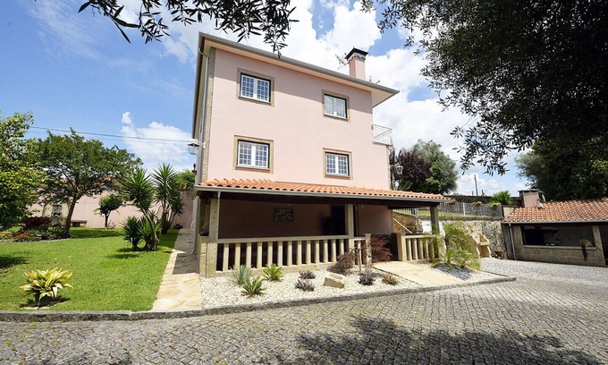 Ponte de Lima Villa | Villa 296: Holiday Retreat with Private Pool and Spa