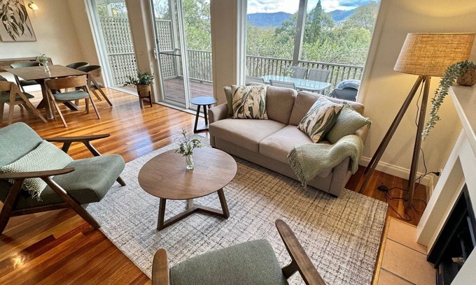 Pokolbin Villa | Enchanting 2BR Mountain View Villa at Cypress Lakes Resort