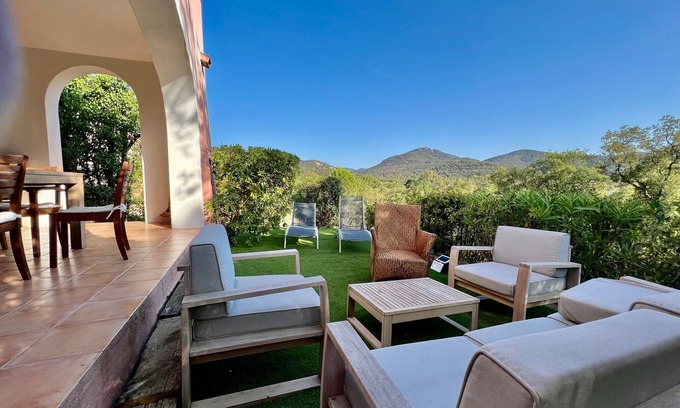 Les Restanques Villa | Family-Friendly Villa with Ocean View in Golfe de Saint Tropez