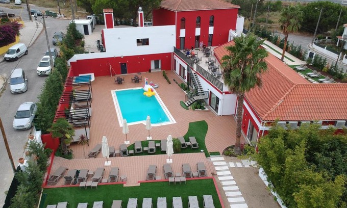 Charneca de Caparica e Sobreda Hotel | Discover Villa 3 Caparica - Lisbon's Premier Gay Beach Resort