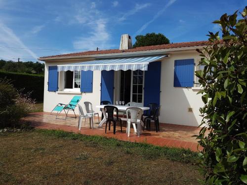 Longeville-sur-Mer House | Tranquil Villa with Garden, Wifi & Pet-Friendly Near Beach