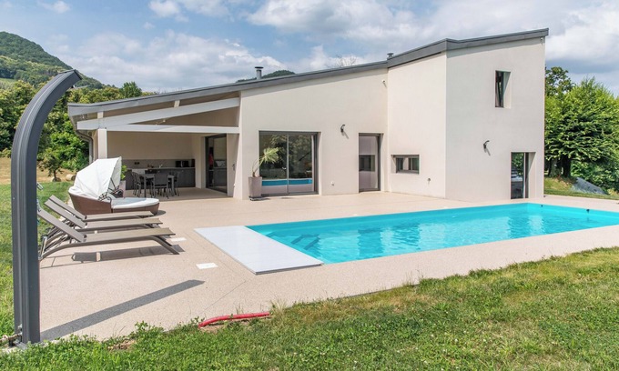 Voiron Villa | Experience Villa Full View with Oceanfront Amenities