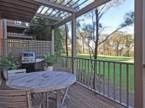 Pokolbin Villa | Relaxing 3BR Villa in Cypress Lakes Resort with Pool