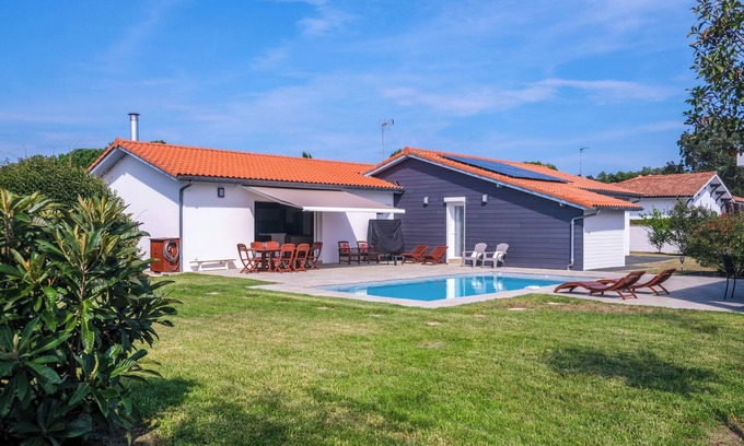 Ondres Villa | Villa 4* Sud Landes - Beachside Retreat with Heated Pool