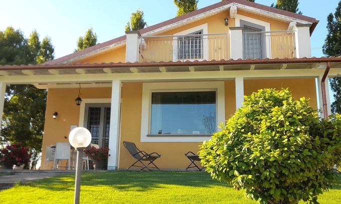 Lake Bracciano Villa | Stunning Villa Near Bracciano with Pool & Lake Views