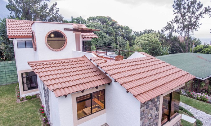 Panajachel Villa | Villa Jucanya: Guest Rated 9.8 with Pool & Lake View