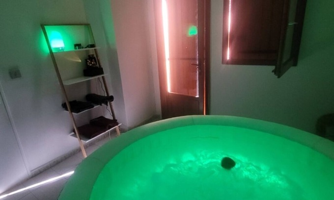 Le Barcares Villa | Cozy Villa with Private Spa Near Beautiful Beaches