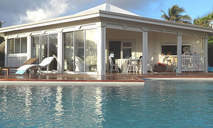 Saint-Francois House | Inviting Villa with Ocean View and Pool in Saint-François