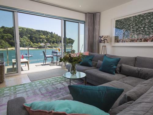 Salcombe House | Elegant Villa 8 at Estura with Private Pool and Family Amenities