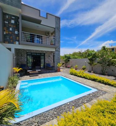 Flic-en-Flac Villa | Experience Villa Aahana: Oceanfront Retreat in Flic en Flac
