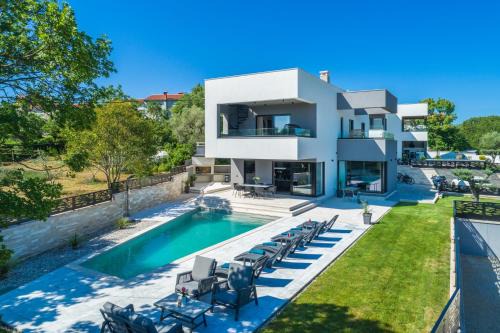 Rakalj Villa | Villa Abba Rakalj: Oceanfront Bliss on Istria's Coast