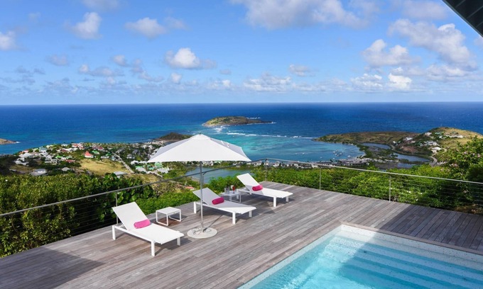 Vitet Villa | Villa Abby 3BR in Vitet: Oceanfront Paradise Retreat