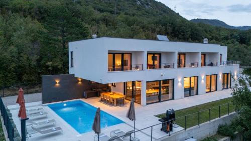 Bakarac Villa | Stunning Villa Adria Blue: Oceanfront Retreat for Families