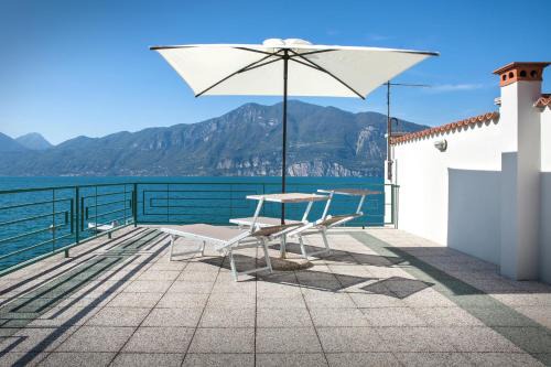 Brenzone sul Garda Villa | Villa Adriana: Premier Lakeside Retreat with Family Amenities