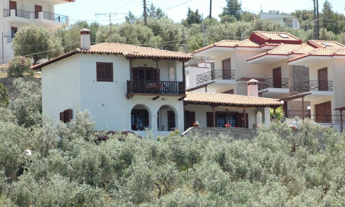 Neos Marmaras House | Pet-Friendly Villa Afroditi: Guest Rated 9/10 with Kitchen