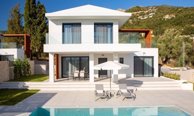 Nidri Villa | Villa Aggelos: Steps from Beach, Shops & Family-Friendly Fun