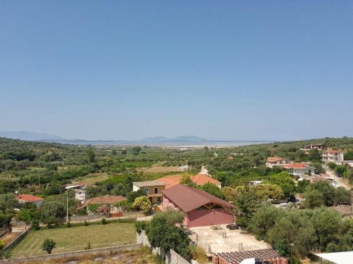 Mbrostar-Urë Apartment | Discover Villa Agim: Pet-Friendly Retreat with Breakfast