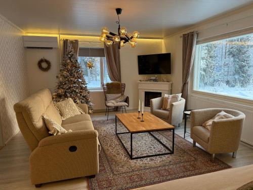 Rovaniemi Villa | Serene Ainola: Lakefront House in Beautiful Rovaniemi