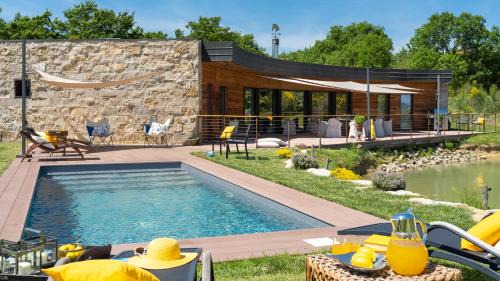Radicondoli Villa | Villa Airone 12: Oceanfront Bliss with Top-Rated Amenities