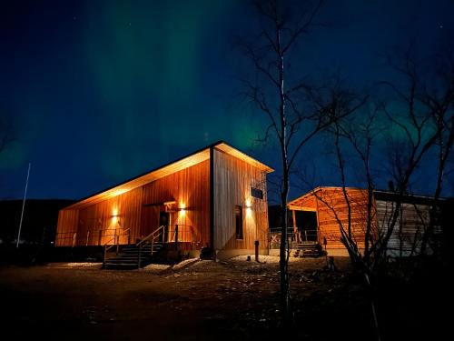 Utsjoki Villa | Villa Aitti: Oceanfront Escape with 9.5/10 Guest Rating