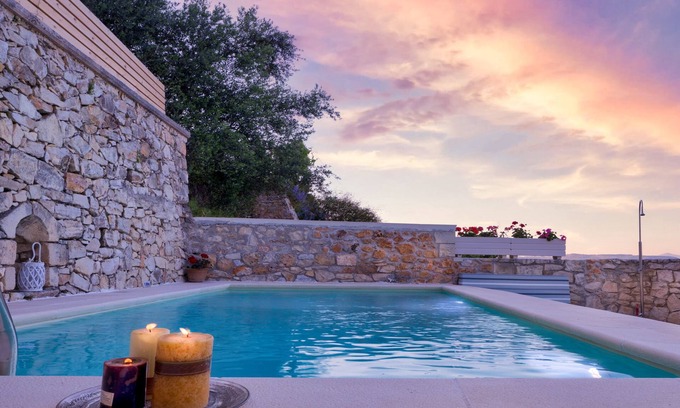 Makhairoi Villa | Villa Aladanos: Private Heated Jacuzzi & Ocean Views