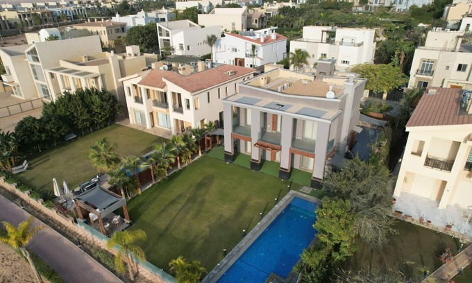 Sheikh Zayed City Villa | villa alagria with pool