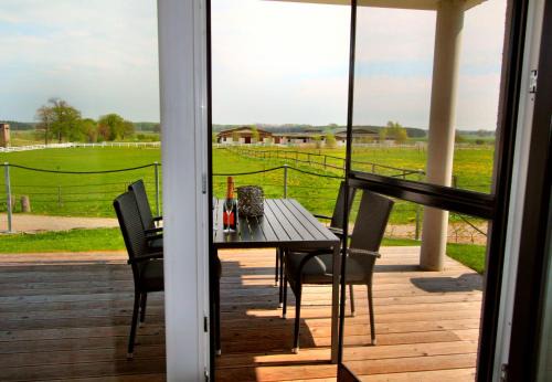 Muritz Apartment | Villa Alba: Family-Friendly Retreat with Pool & Hot Tub