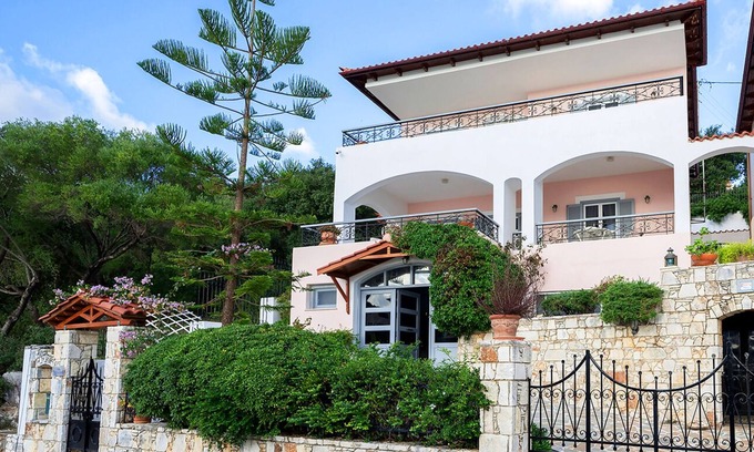 Matsoukata Villa | Beachfront Villa Alexander: Family-Friendly with Ocean Views