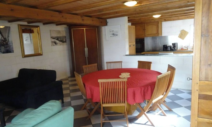 La Rochelle House | Villa Alfred de Musset: Guest Rated 9.8 with Private Pool