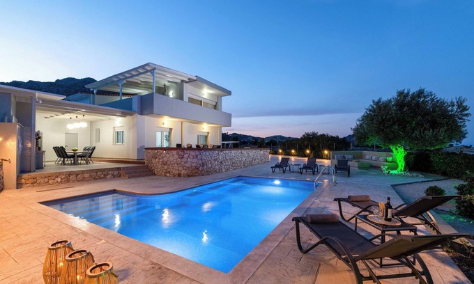 Archangelos Villa | Villa Alia: Ocean View Retreat with Pool and Breakfast